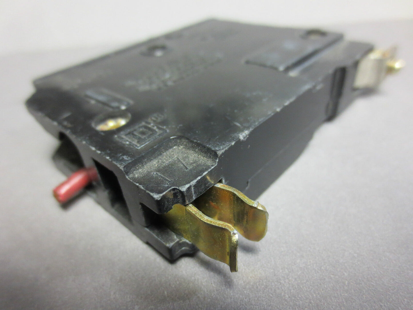 SQUARE D QOB120 CIRCUIT BREAKER 20A 120/240 VAC - SINGLE-POLE - LOT of 10