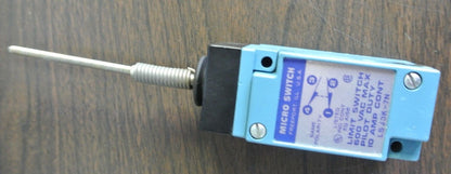 MICROSWITCH LSJ3K-7N - LIMIT SWITCH - 600VAC - PILOT DUTY - 10A CONT NEW SURPLUS