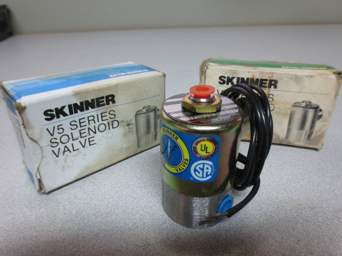 SKINNER V53ADB2050 V5-SERIES SOLENOID VALVE 50psi, 60Hz, 10W, NEW SURPLUS