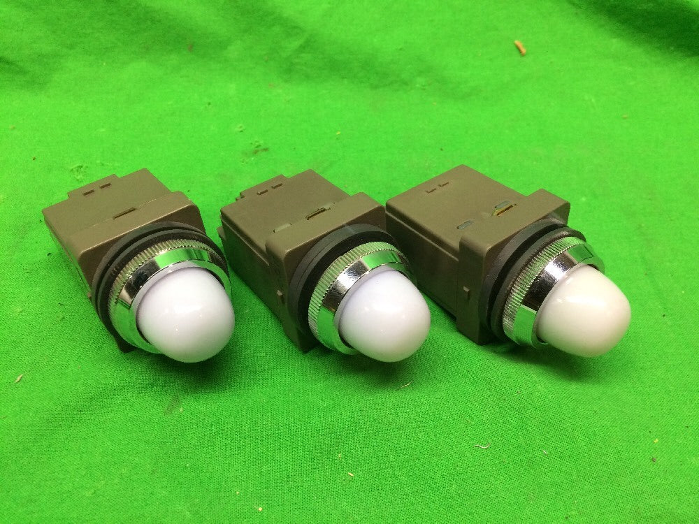 *LOT OF 3* IDEC WHITE CAP INDICATOR LIGHT APN 200/220V