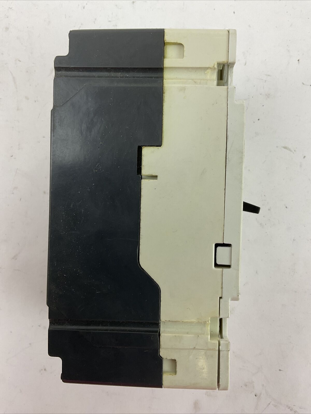 ALLEN BRADLEY 140U-H2C3-C15 MOLDED CASE CIRCUIT BREAKER 15A 3POLE