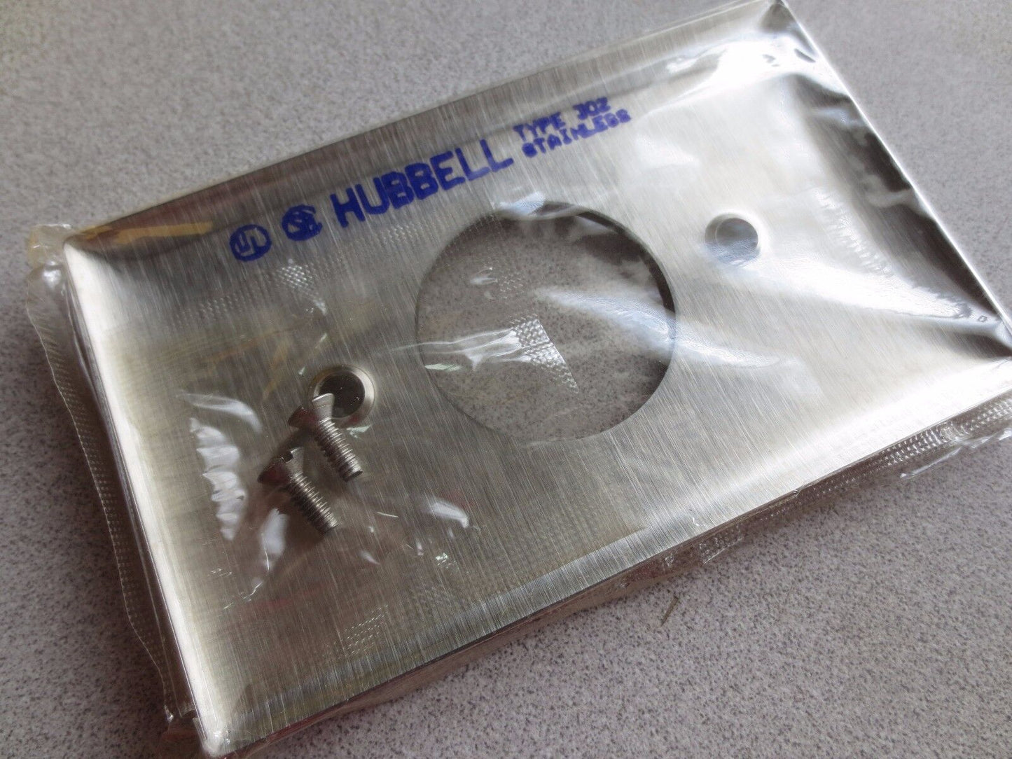 HUBBELL S7 WALL PLATE STAINLESS STEEL - ONE GANG - NEW SURPLUS - BOX of 10