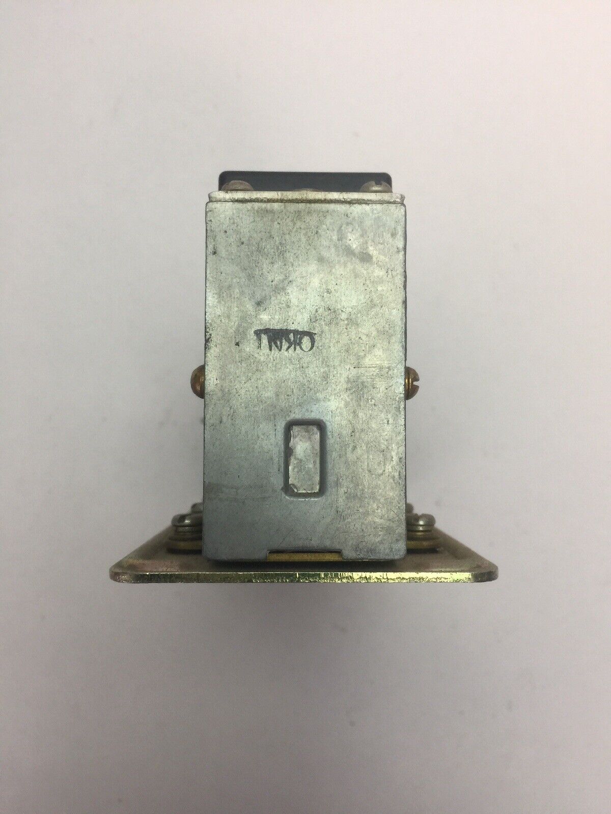 ALLEN BRADLEY 849-Z0D32 TIMING RELAY SER B 600VAC 250VDC 21A244 COIL 120V 60HZ