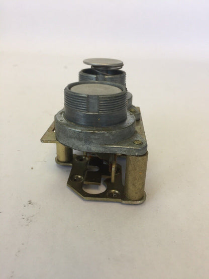 GE CR2940UM600E HEAVY DUTY OILTIGHT PUSHBUTTON OPER ONLY LESS COLOR RINGS MAINT