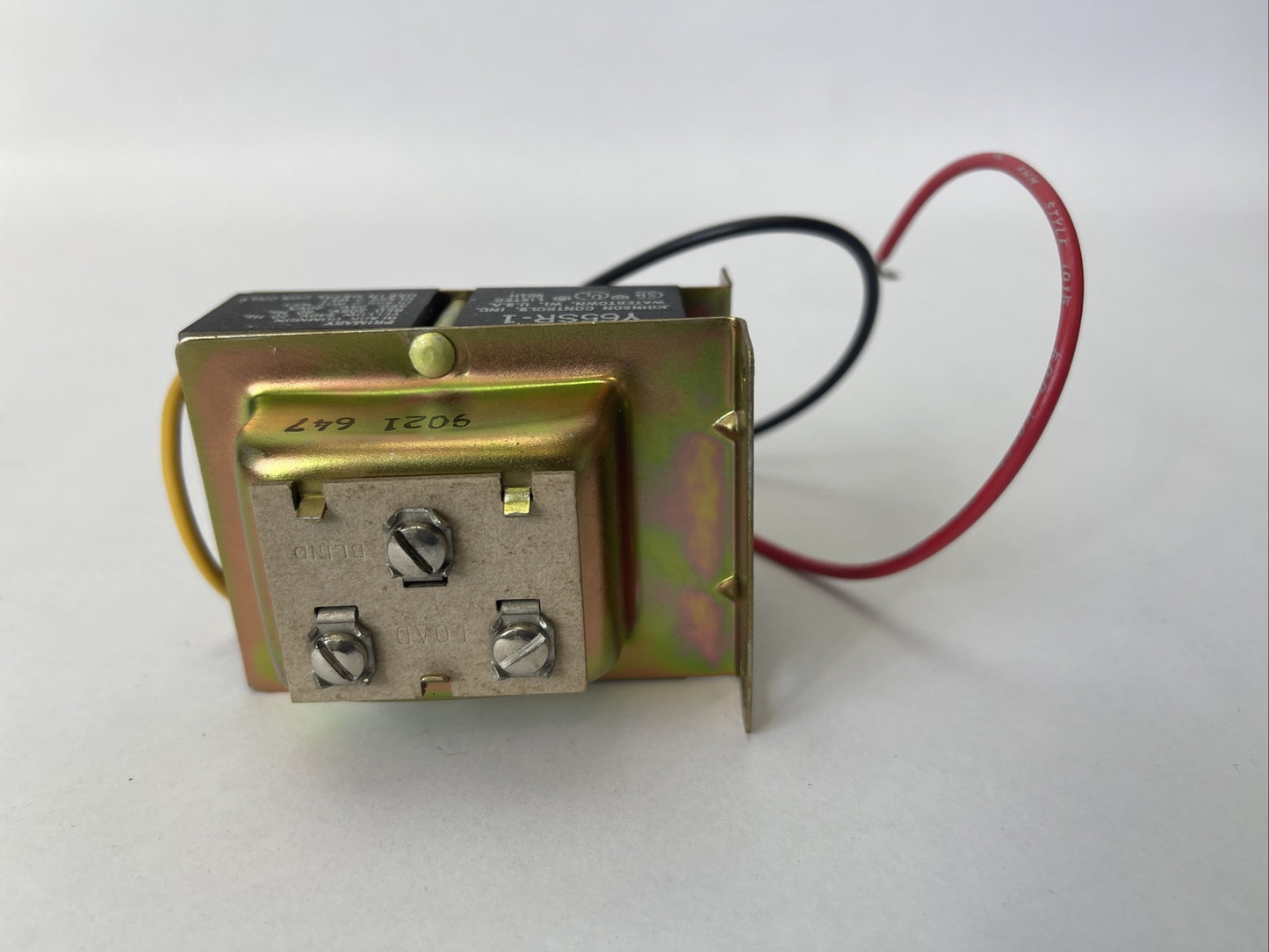 JOHNSON CONTROL Y65SR-1C BASO 40VA TRANSFORMER PRI. 208/240V 60HZ SEC. 24VAC