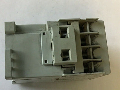 ALLEN BRADLEY 100-C09*01 SER.A 600VAC MAX 32A  CONTACTOR