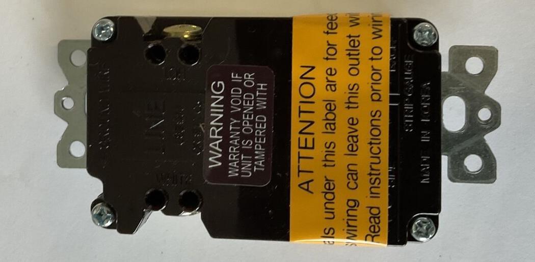 HUBBELL GFR5252IA DUPLEX RECEPTACLE 15A 125V 2POLE 3WIRE ***LOTOF2***