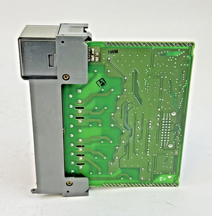 ALLEN-BRADLEY - 1746-OX8 SER A - SLC OUTPUT MODULE - 1746-0X8 **NO DOOR