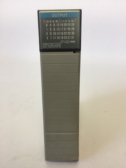 ALLEN BRADLEY 1746-0B32E OUTPUT MODULE 10-30VDC SER A SLC500