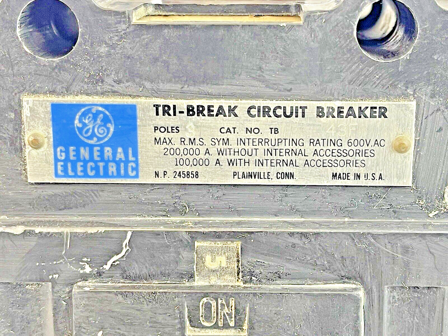 GE - TB43225 - TRI-BREAK CIRCUIT BREAKER - TB43F - 225 A, 3 POLE, 600 VAC