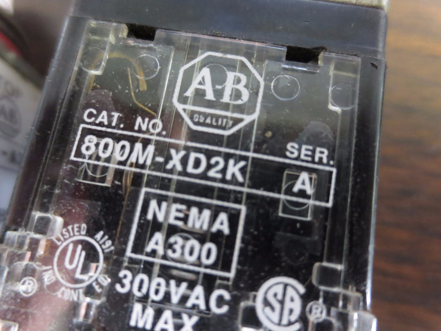 ALLEN-BRADLEY 800MR-A1, 800MR-A2, 800MR-A6 PUSHBUTTONS & 2-POS. SELECTOR SWITCH