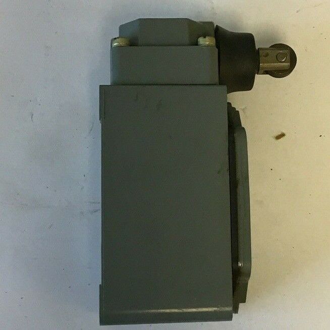 CUTLER HAMMER 10316H284B LIMIT SWITCH W/O LEVER 600VAC
