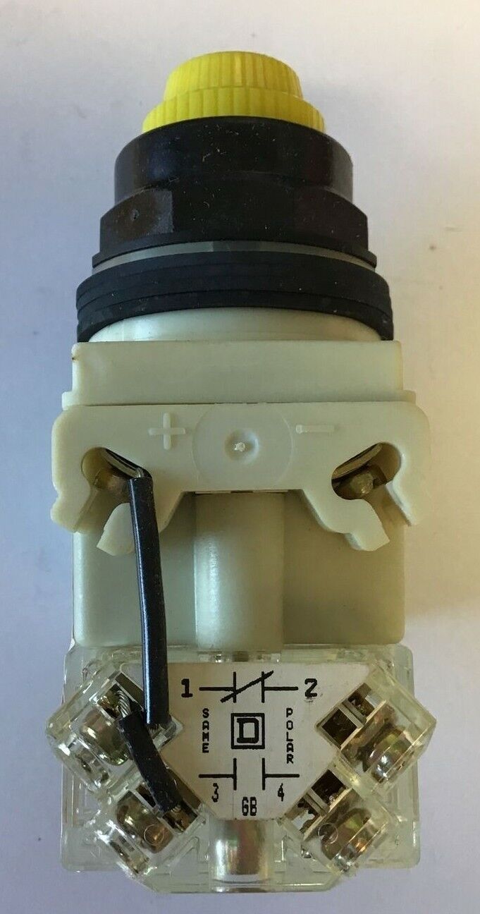 SQUARE D 9001 SKT1Y31 PUSHBUTTON / PILOT LIGHT 120VAC