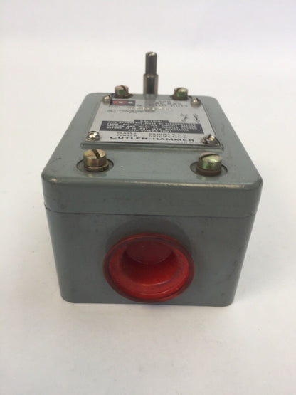 CUTLER HAMMER 10316H2176A LIMIT SWITCH 600VAC PILOT DUTY