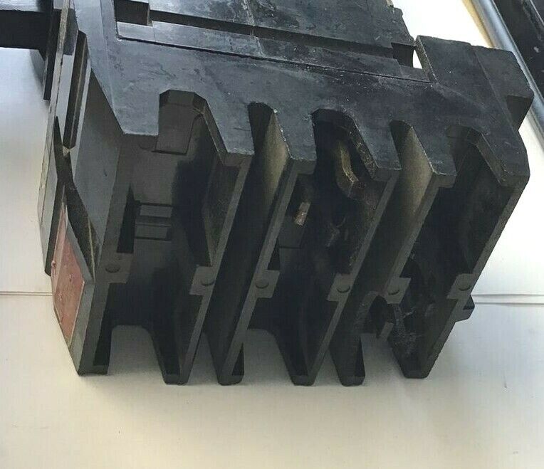 SQUARE D FA22015BC CIRCUIT BREAKER 15AMP 2POLE 240VAC/250VAC