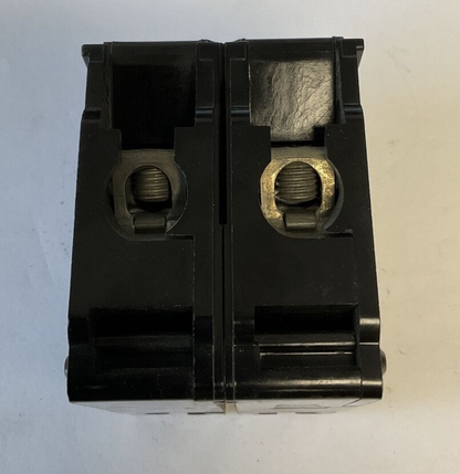 CROUSE-HINDS MP40 CIRCUIT BREAKER 40A 120/240VAC STYLE MP 2POLE