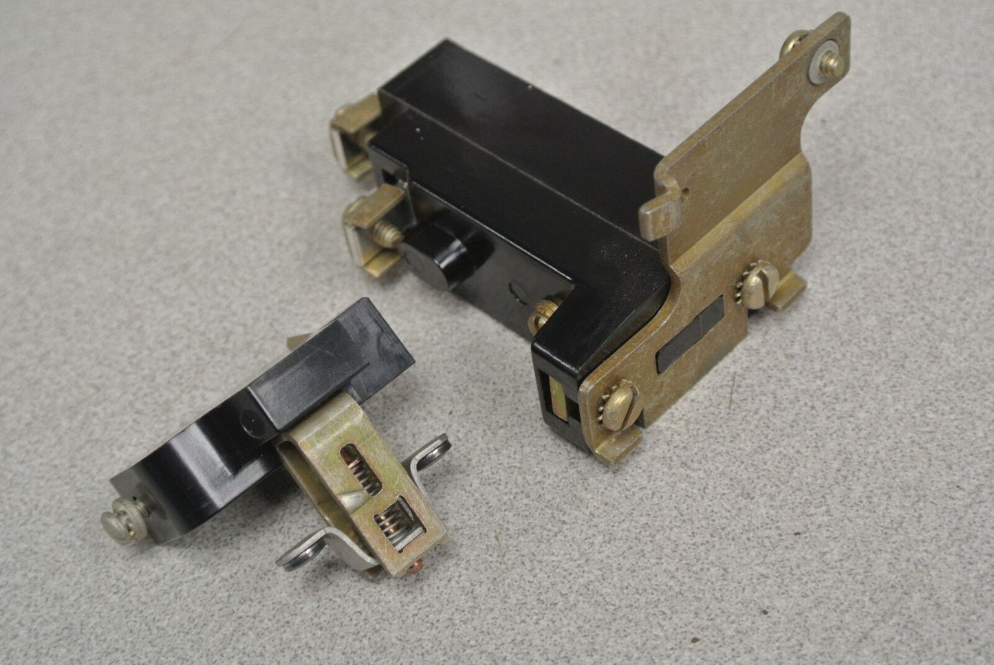 ALLEN-BRADLEY 700-N2 AUXILIARY CONTACT, RIGHT HAND / NEW SURPLUS