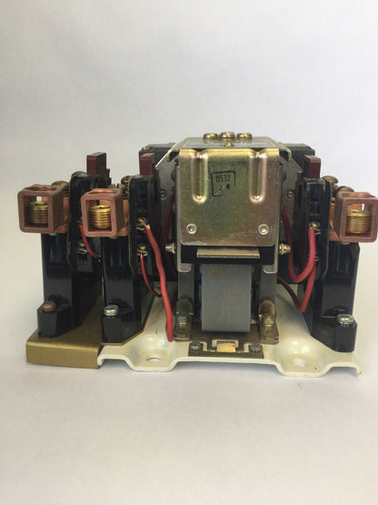 SQUARE D 8536 FO-1 AC MAGNETIC STARTER SIZE 4 600VAC 150AMPS 100HP SERIES C
