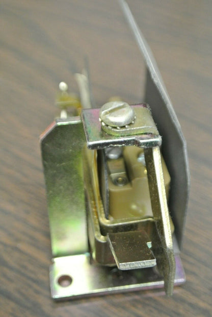 SQUARE D 9999 R43 ELECTRICAL INTERLOCK / SINGLE POLE / 9422 60A / NEW SURPLUS