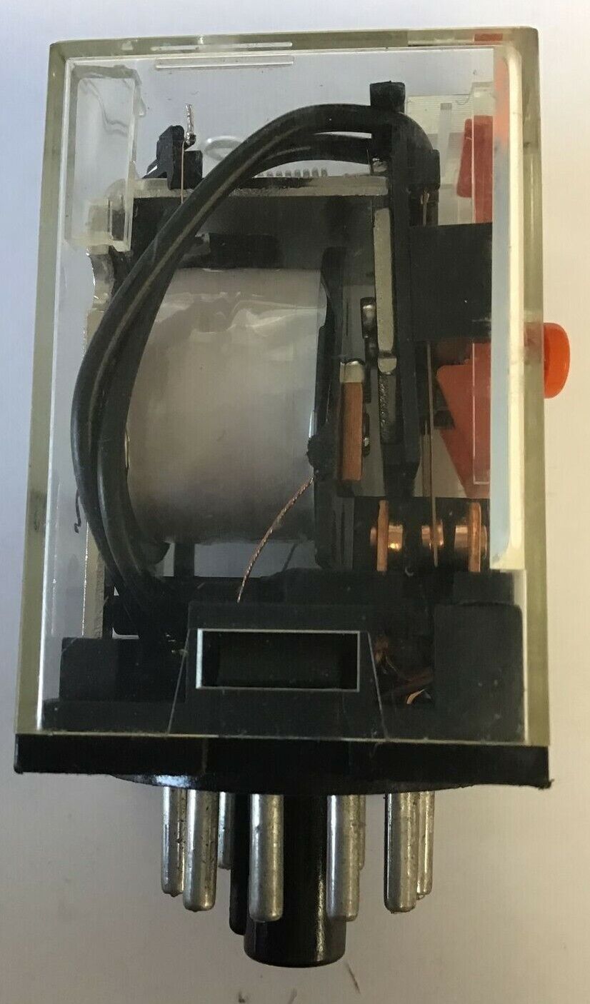 OMRON MK3PN-5-S RELAY 250VAC/28VDC 10A ***LOTOF2***