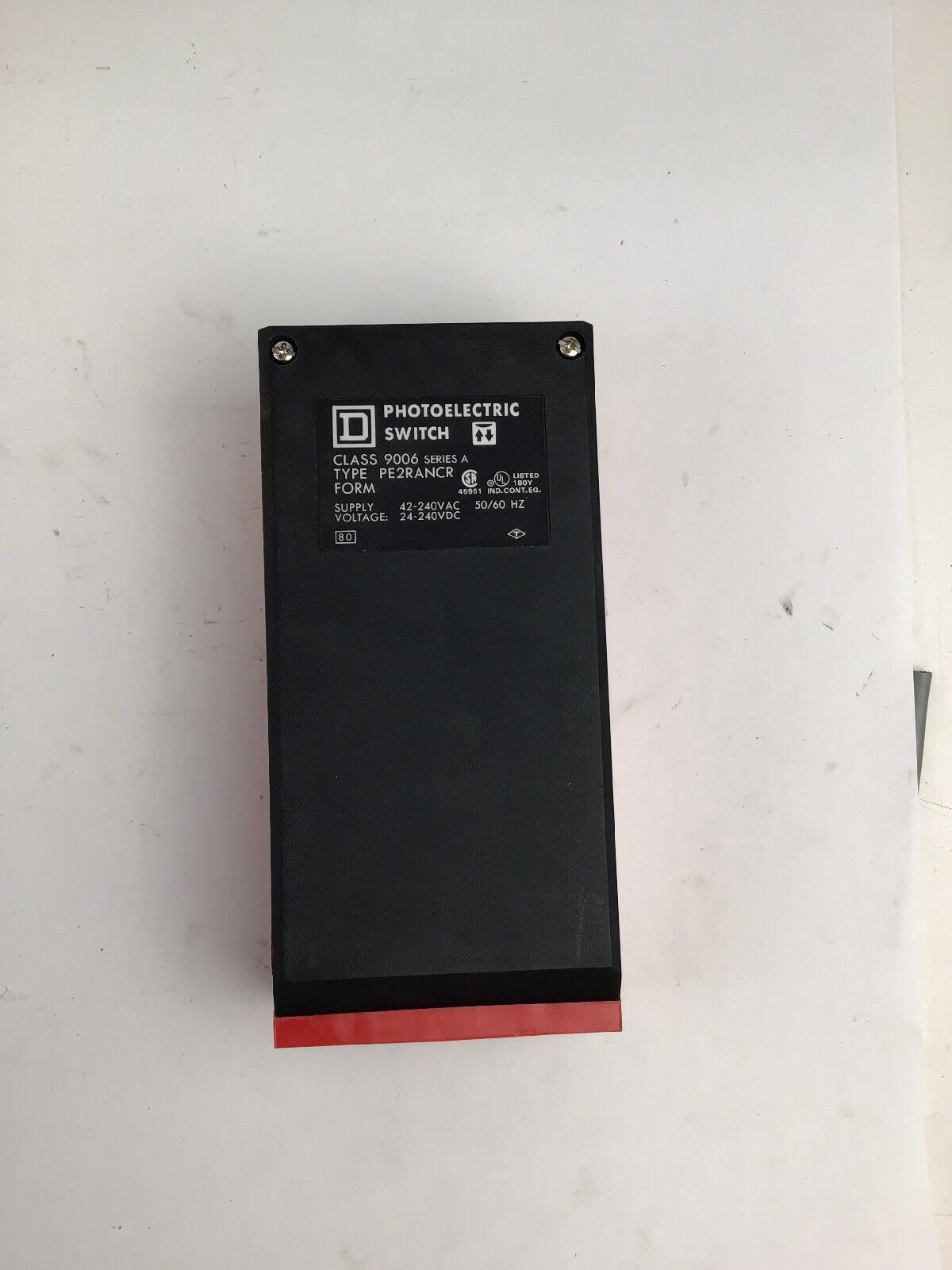 SQUARE D 9006 PE2RANCR  RETOREFLECTIVE PHOTOELECTRIC SWITCH RELAY OUTPUT SER.A