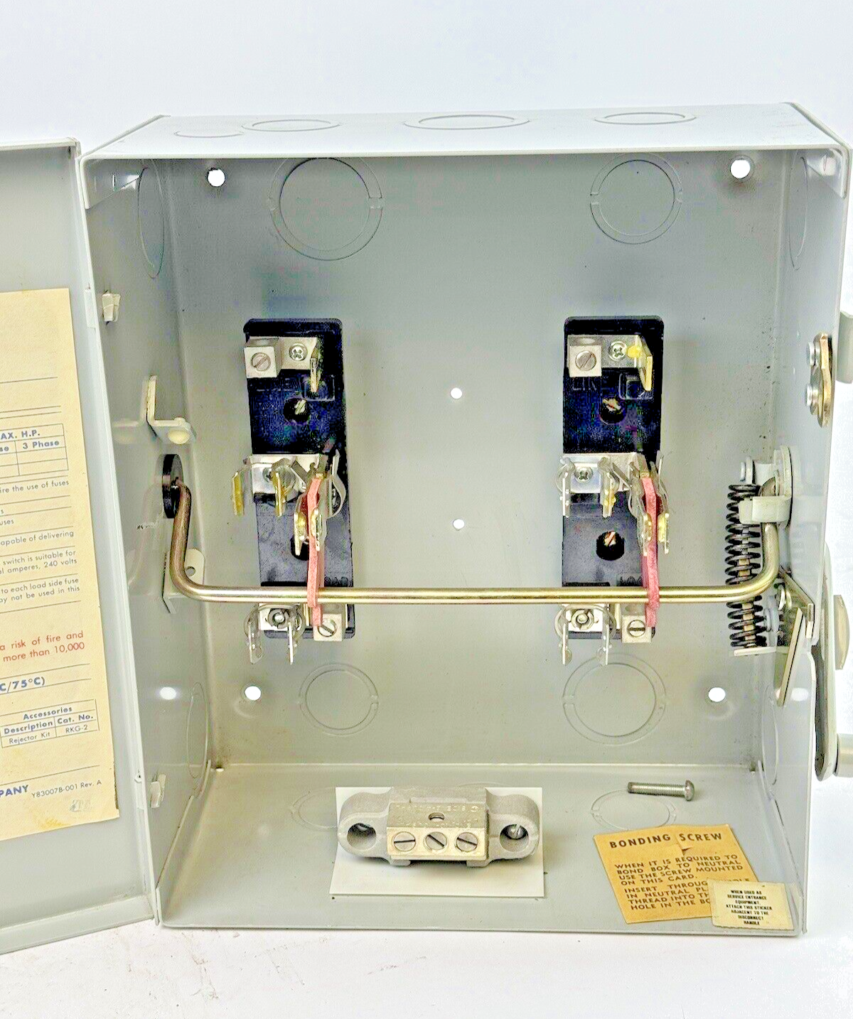 FEDERAL PACIFIC - G3622SN - SAFETY SWITCH - 60 AMP, 2 POLE, 240 VAC, NEMA TYPE 1