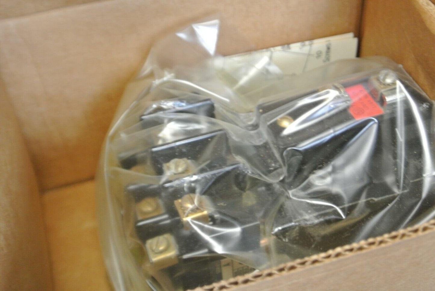 ALLEN-BRADLEY 700-BR400A1 / TYPE BR AC CONTROL RELAY / 4 NO / 120V / NEW SURPLUS