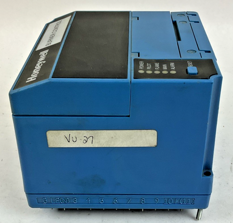 HONEYWELL RM7895B1013 BURNER CONTROL REV.B 120VAC 50/60HZ 9.8AFL 58.8ALR