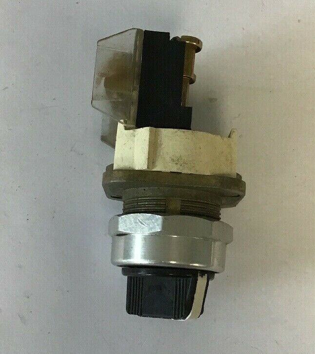 ALLEN BRADLEY 800T-H2 SERIES T SELECTOR SWITCH***(LOTOF5)***