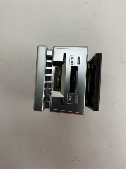 HONEYWELL TP973 A 2209 PNEUMATIC THERMOSTAT TEMPERATURE RANGE 60F TO 90F