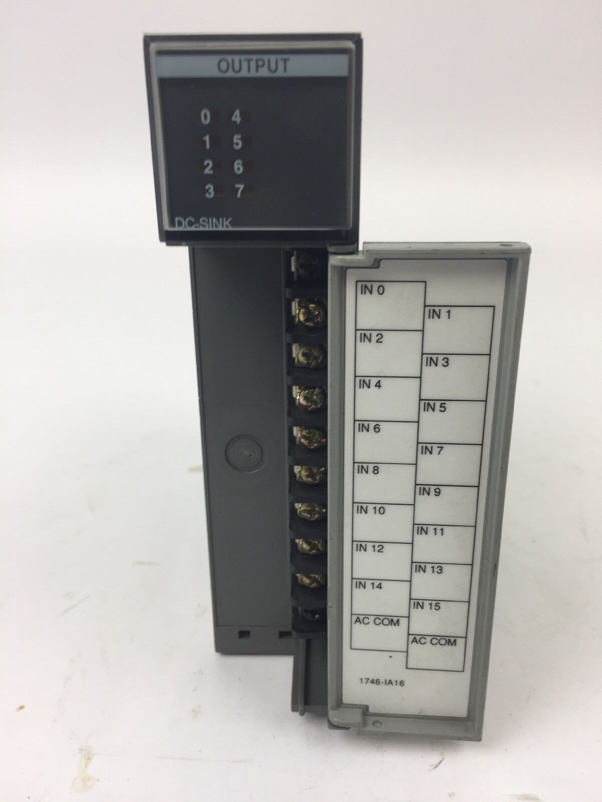 ALLEN BRADLEY 1746-0V8 OUTPUT MODULE SLC 500 SER A 10-50VDC 1.0AMP