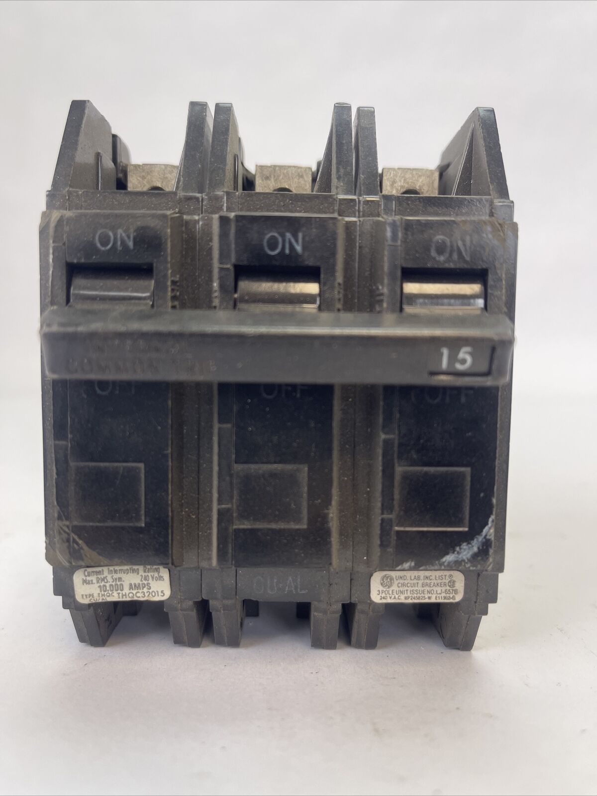 GE THQC32015 CIRCUIT BREAKER 240VAC 15AMP 3POLE