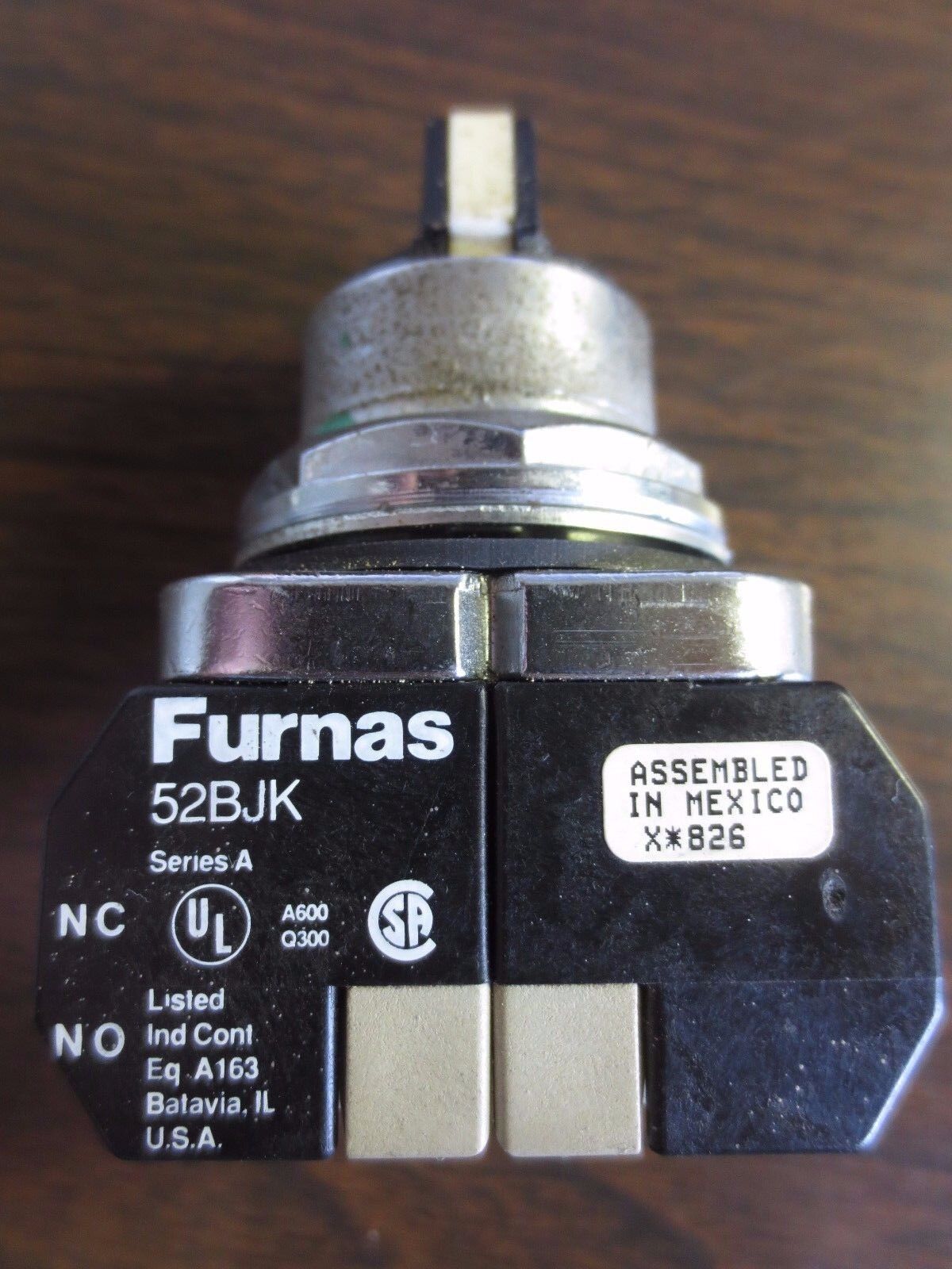 FURNAS 52SA2CAB Ser. F - THREE-POSITION SWITCH, CENTER OFF - 52BJK