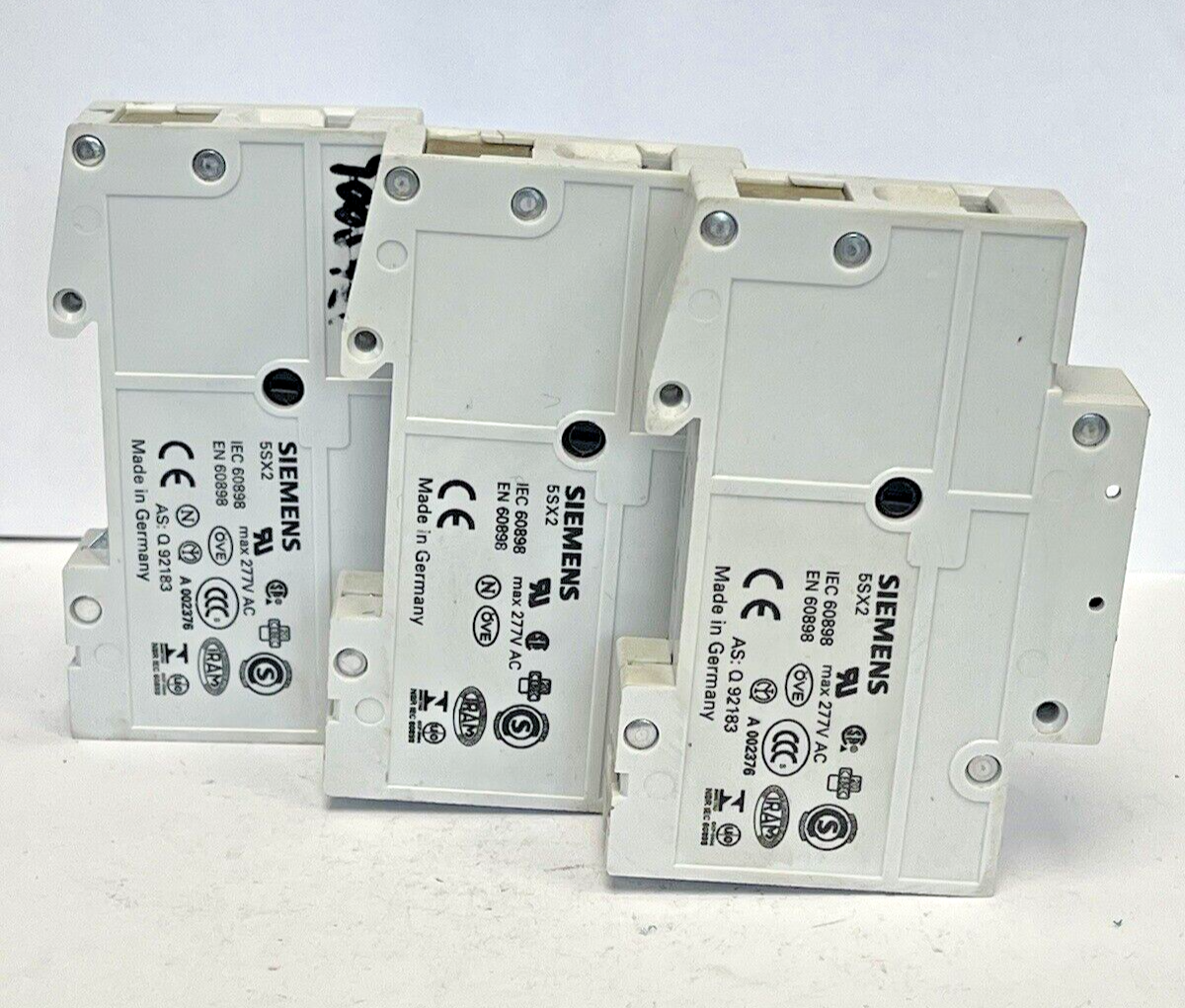 SIEMENS *LOT OF 3*- 5SX21 - CIRCUIT BREAKERS - D1,6 15 Amp 1 Pole - 230/400V