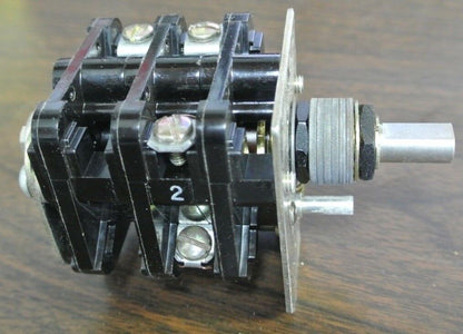 ALLEN-BRADLEY 908531 ROTARY PILOT SWITCH - SPECIAL - BULLETIN 806 - NEW SURPLUS