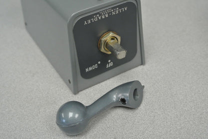 ALLEN-BRADLEY 806-984393 ROTARY PILOT SWITCH, BALL LEVER / NEW SURPLUS