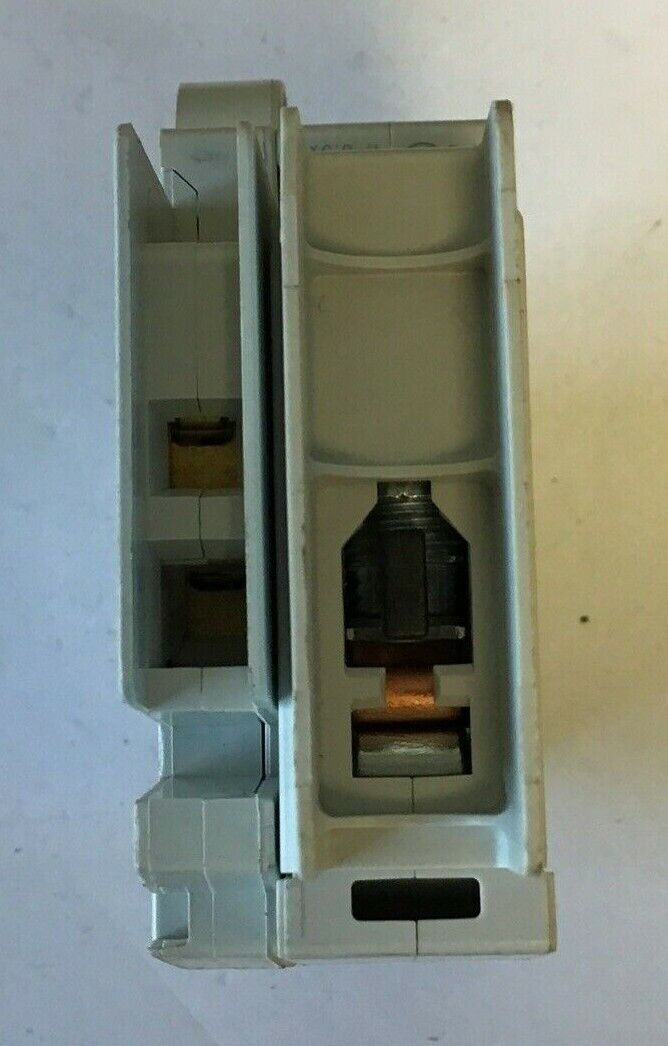 ALLEN BRADLEY 1489-M C 7A 1POLE CIRCUIT BREAKER W/ 1489-ABRA3 AUX. CURCUIT