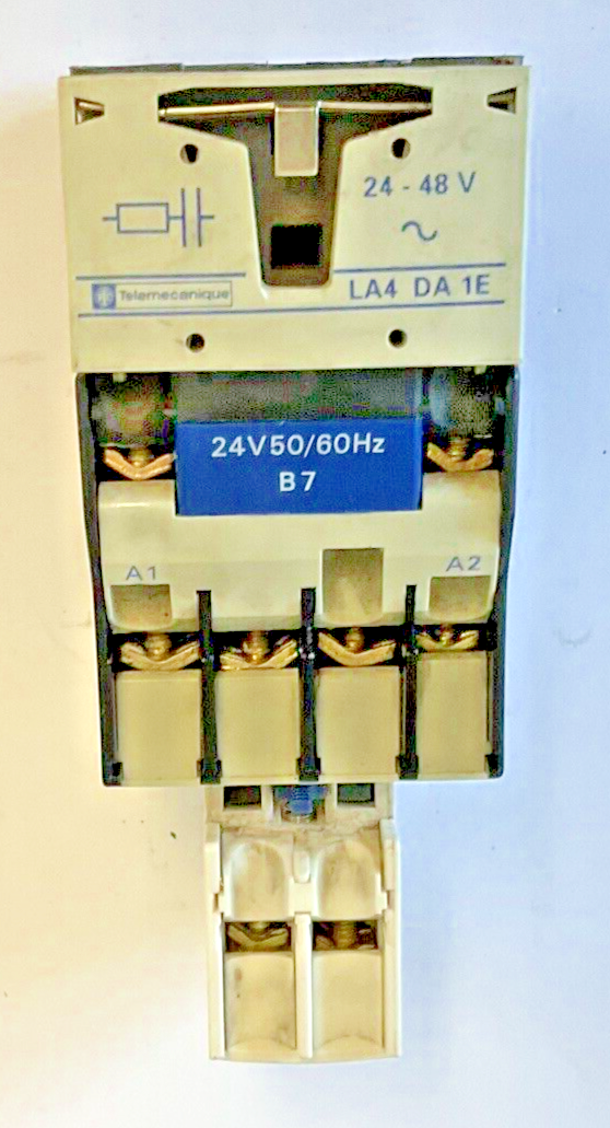 TELEMECANIQUE SQUARE D LC1D1801, LADN11, LA4DA1E CONTACTOR LC3D320B70SB261