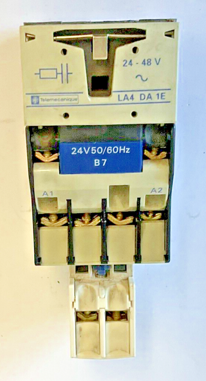 TELEMECANIQUE SQUARE D LC1D1801, LADN11, LA4DA1E CONTACTOR LC3D320B70SB261