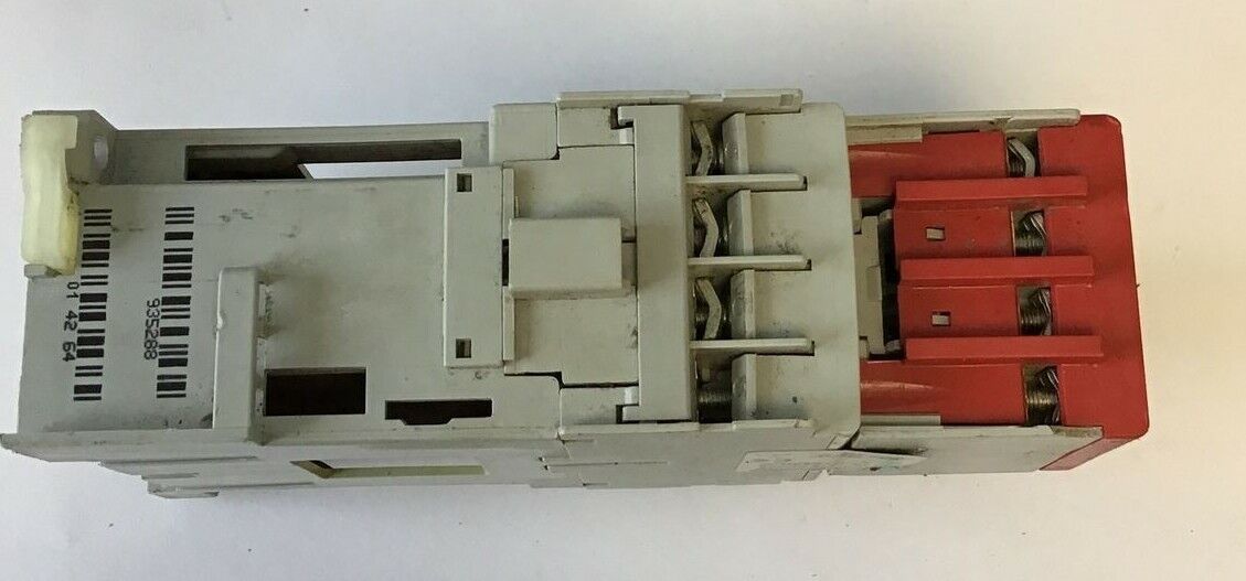 ALLEN BRADLEY 700-CF310D*A CONTACTOR SER.A 600VAC W/ 100S-F SER.B GUARD MASTER