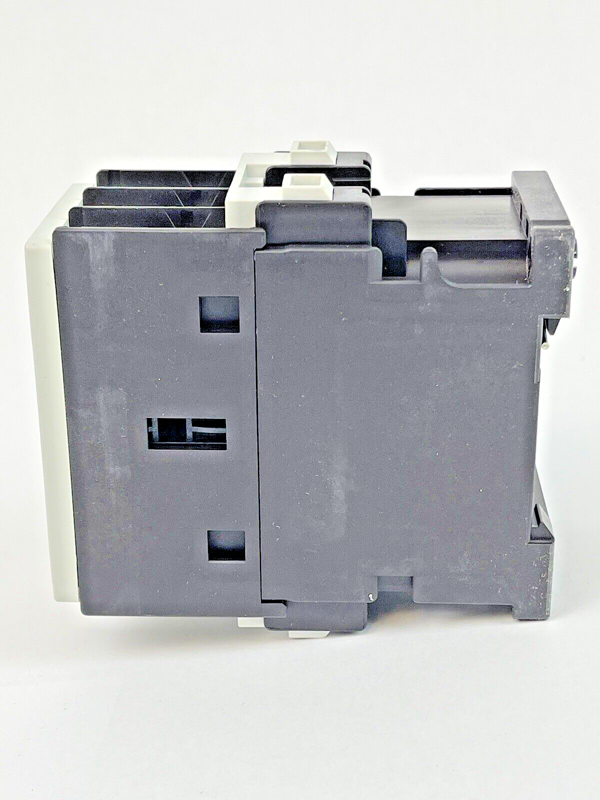 SIEMENS - 3RT1026-1AC20 -CONTACTOR AC-3 25 A, 11 kW / 400 V 24 V AC, 50/60 Hz 3P