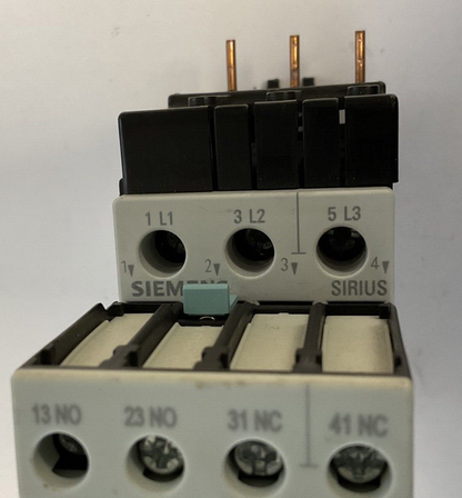 SIEMENS 3RT102-1B..0 W/3RH1921-1FA22 CONTACTOR 50/60HZ 600VAC W/3RT1926-1TR00