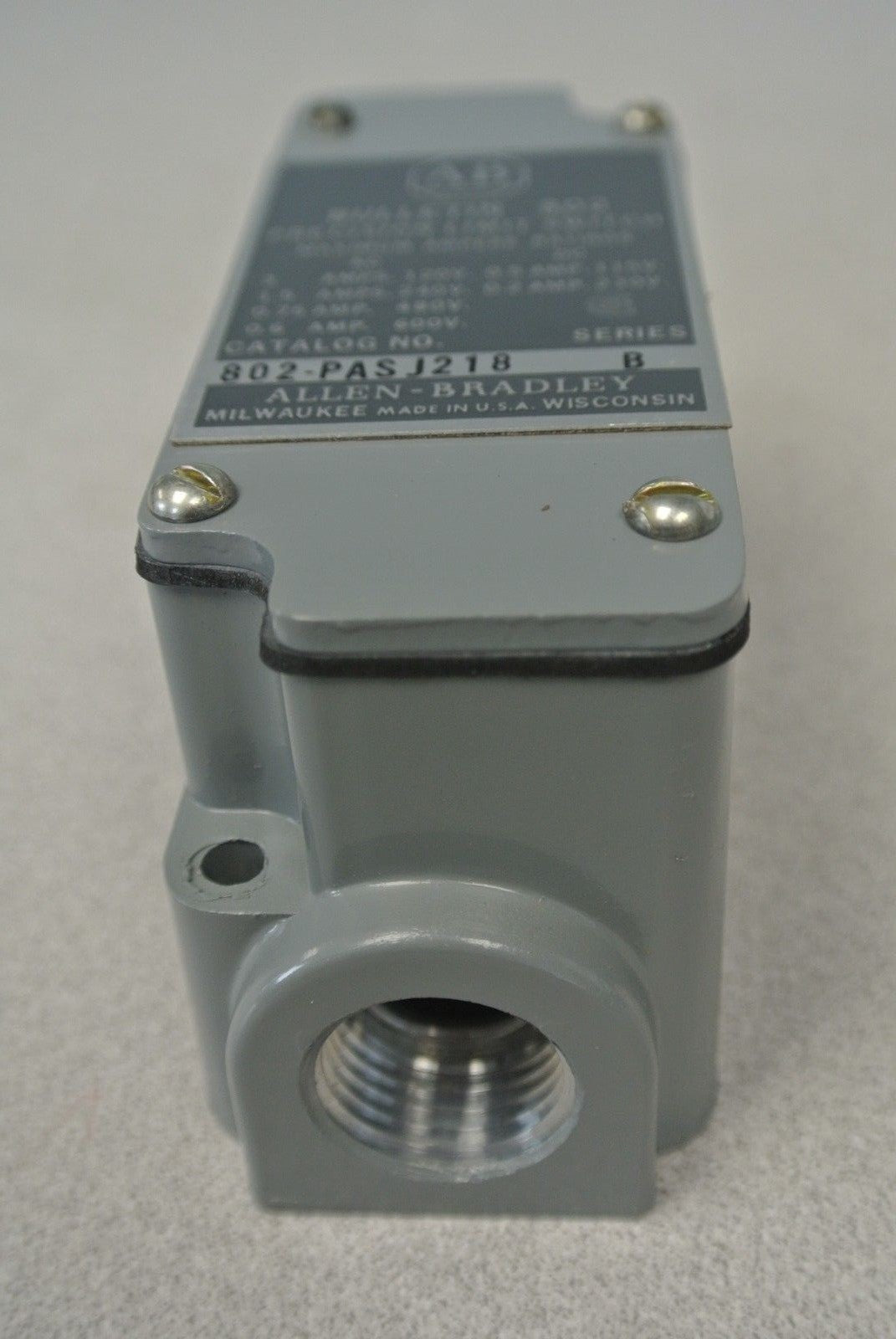 ALLEN-BRADLEY 802-PASJ218 PRECISION LIMIT SWITCH / PUSH ROLLER / NEW SURPLUS