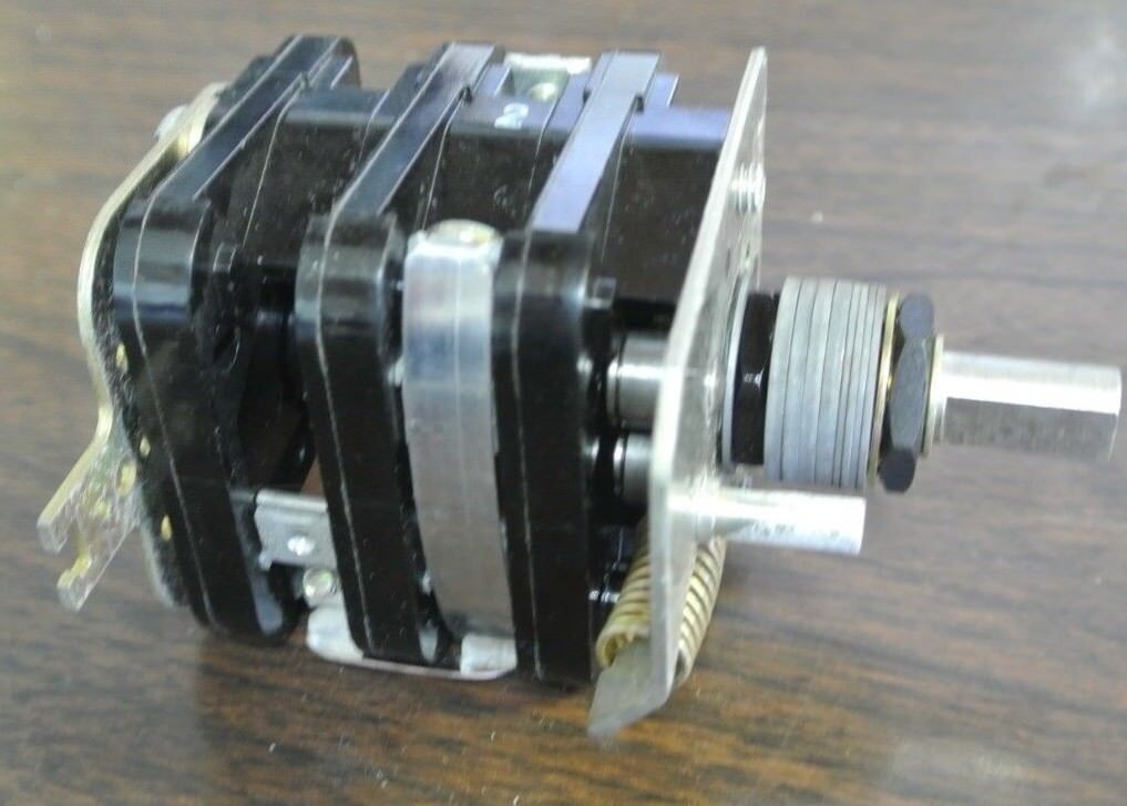 ALLEN-BRADLEY 908531 ROTARY PILOT SWITCH - SPECIAL - BULLETIN 806 - NEW SURPLUS