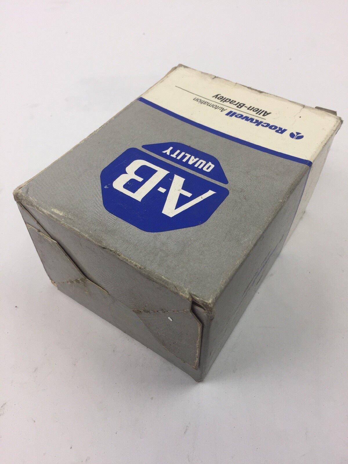 ALLEN BRADLEY 700-PK400A24 CONTROL RELAY TYPE PK 24V 60HZ SERIES B