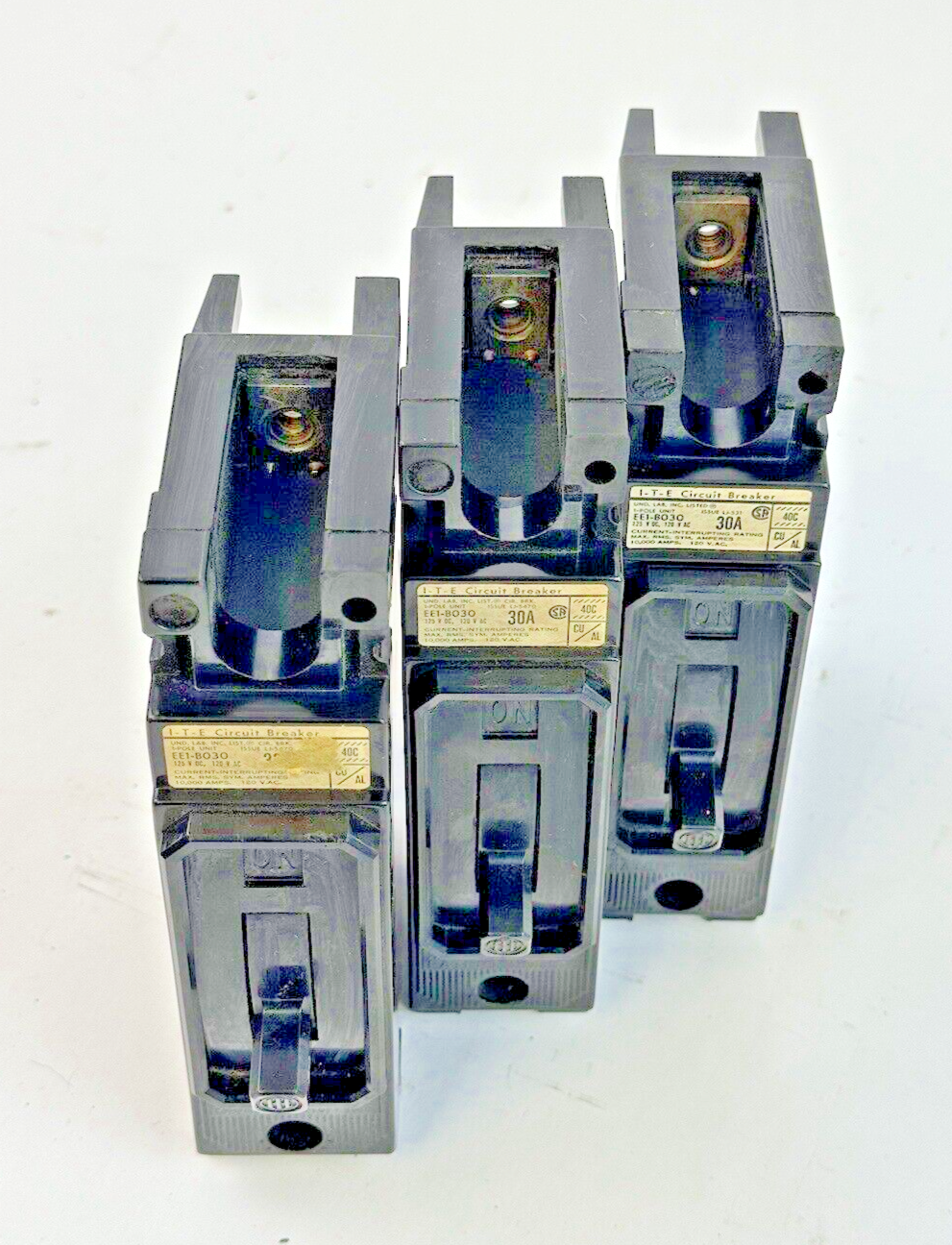 ITE / SIEMENS **LOT OF 3** - EE1-B030 - CIRCUIT BREAKERS - 1 POLE/30A/120 VAC