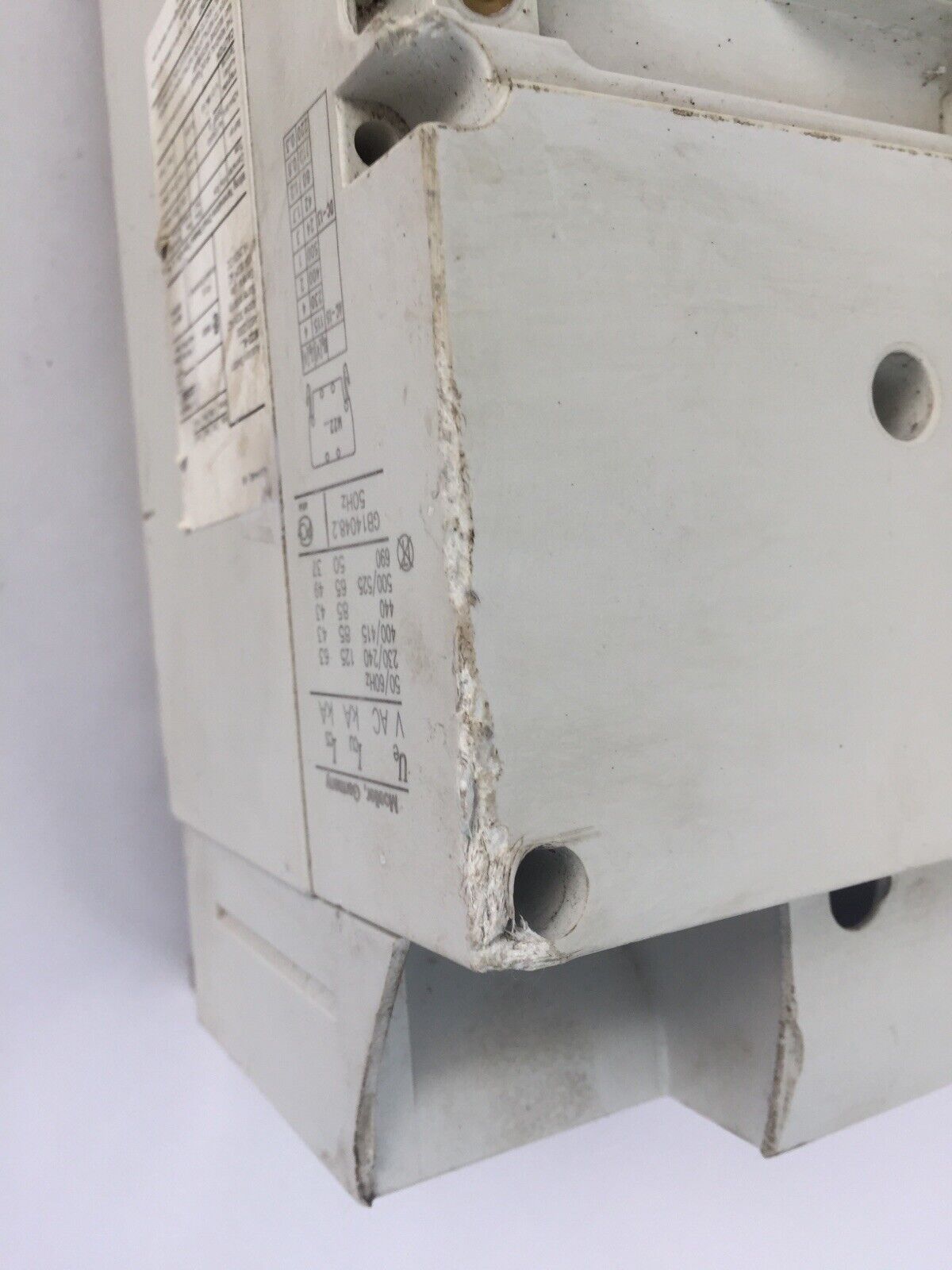 MOELLER NZMH4-AE CIRCUIT BREAKER 1200A 600VAC NZM4-XUHIV20 24VDC NZM H4-AE