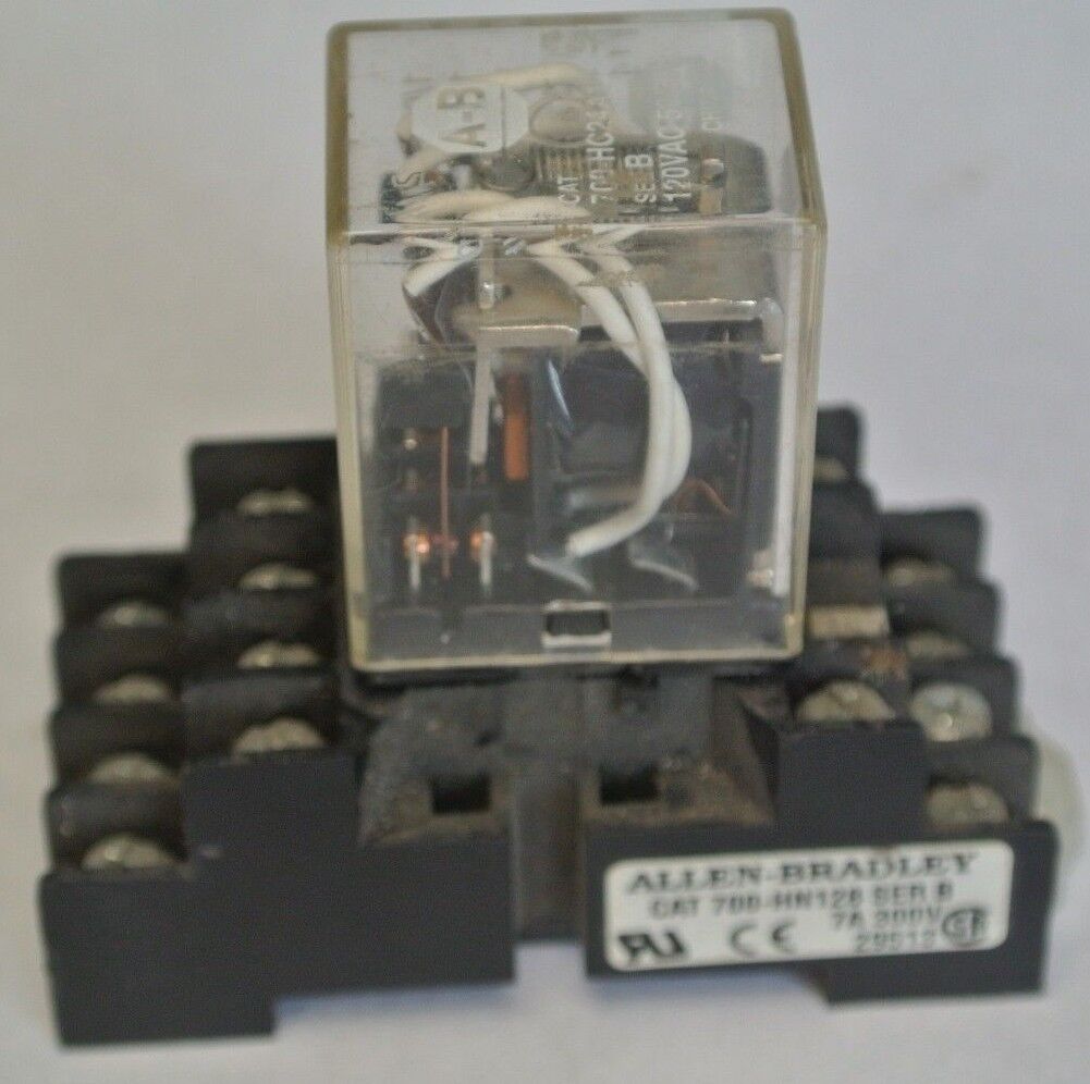 ALLEN-BRADLEY 700HC24A1 RELAY 120VAC, 5A, 1/6HP + 700-HN128 BASE
