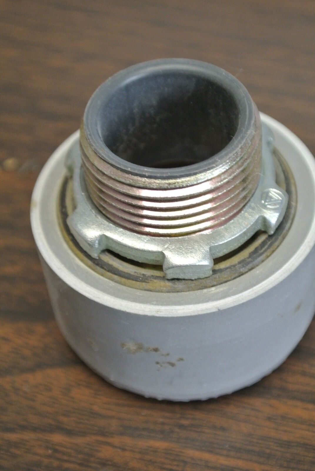 ALLEN-BRADLEY 1490-N10 (2) & 1490-N2 (2) CONDUIT HUBS - 1" & 3/4" / NEW SURPLUS
