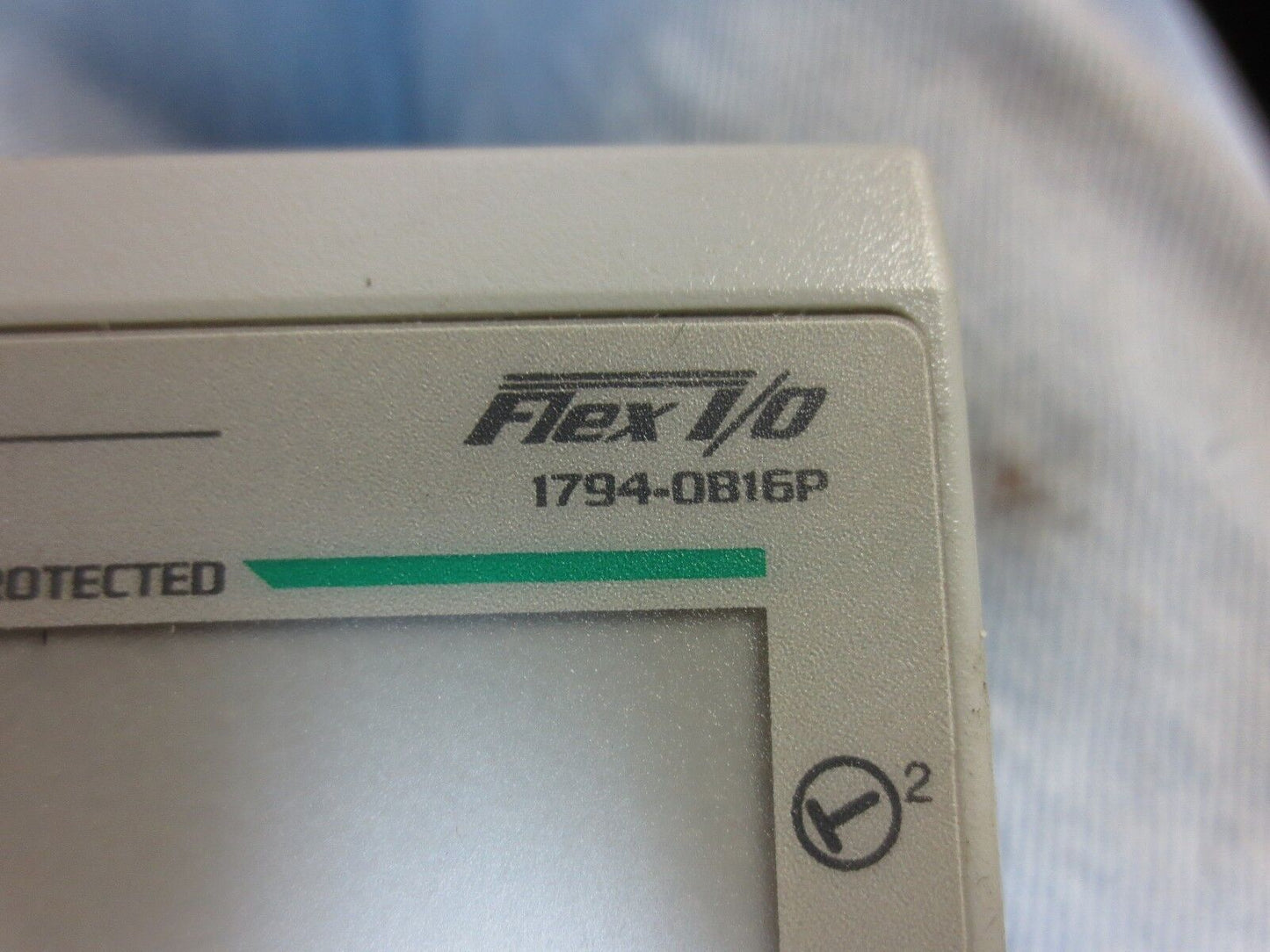 ALLEN-BRADLEY OUTPUT MODULE 1794-OB16P Ser. A Rev. A01 FLEX I/O - w/ BASE
